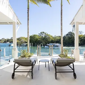 Holiday home Iluka, Luxurious Riverfront Retreat, Noosa Heads