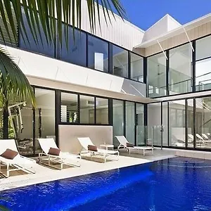 Holiday home Luxury Retreat With Private & Jetty, Noosa Heads